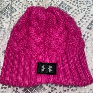 Under armor woman’s beanie